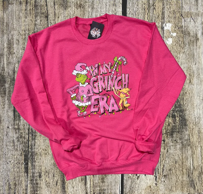 cool T-Shirts for women In my Grinch Era Crew