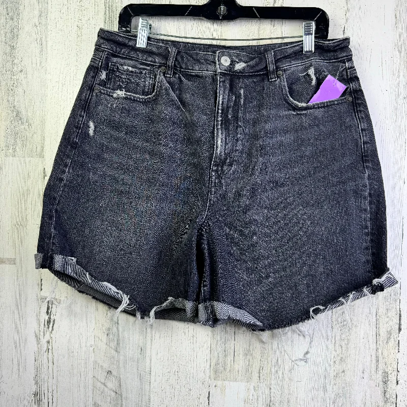 Fun denim shorts Black Denim Shorts American Eagle, Size 14